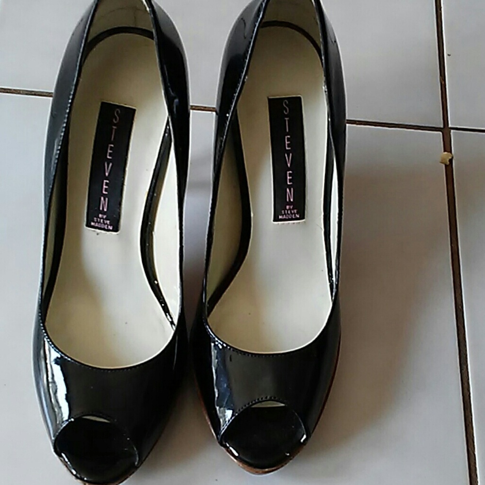 High heel shoes